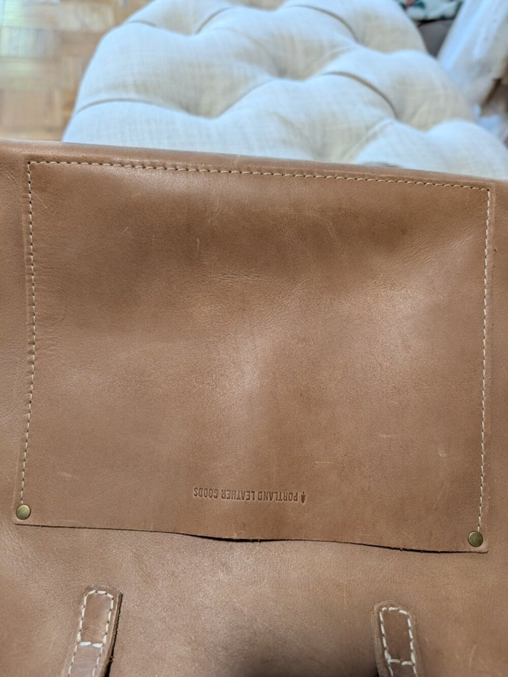 Portland leather medium crossbody bag in Cappuccino - Picture 4 of 6
